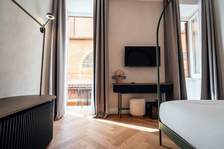 Room 4 of 23