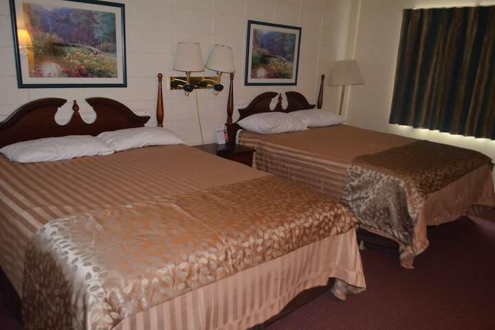 2 Double Beds (3 of 3)