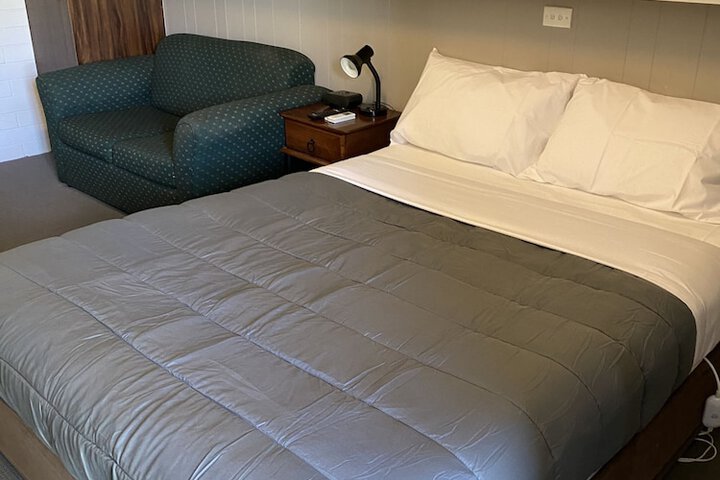 Room 6 of 50