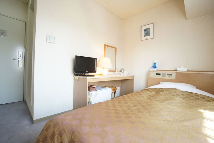 Room 5 of 33