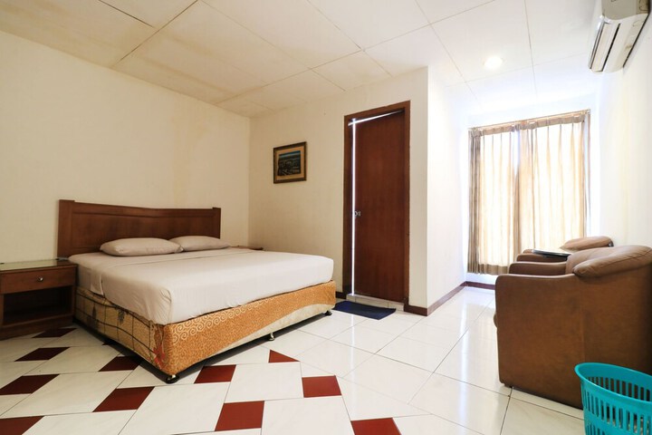 Room 11 of 25