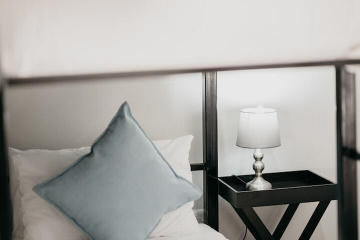 Room 27 of 80