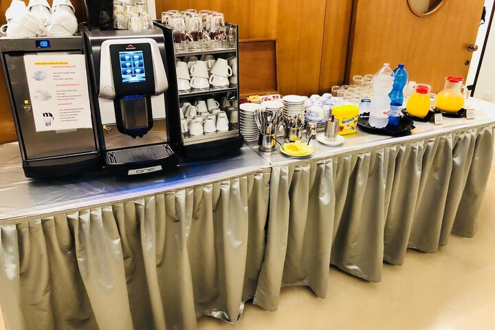 Breakfast/Coffee Service 29 of 39