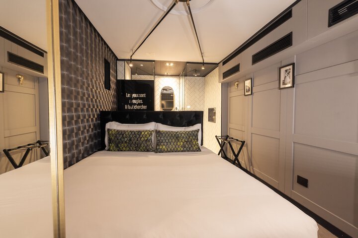 Room 5 of 99