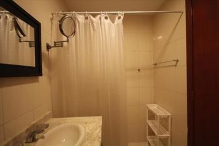 Room 3 of 32