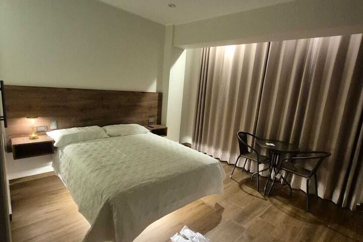 Room 3 of 17