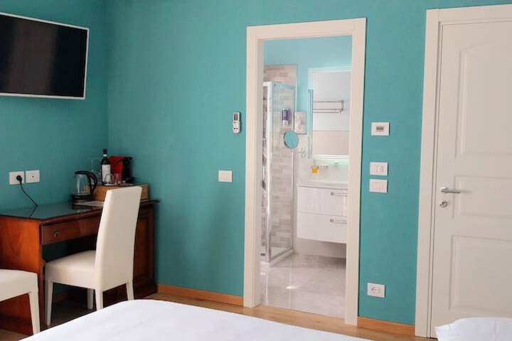 Room 20 of 105
