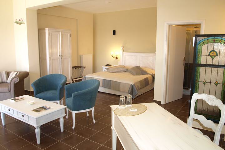 Room 6 of 38