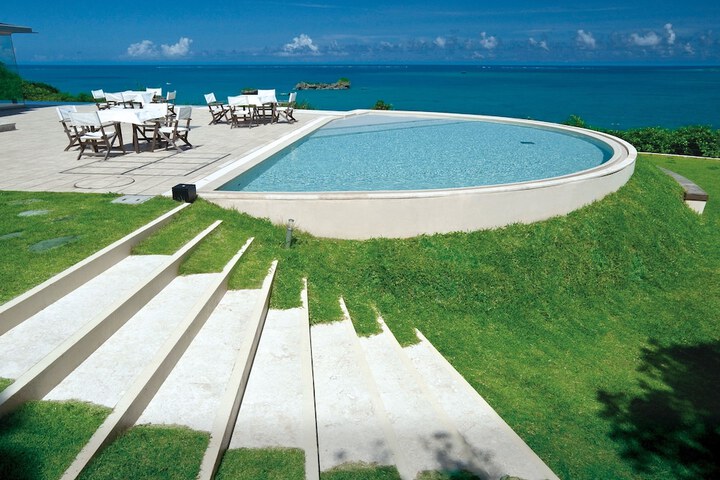 Hotel Pool