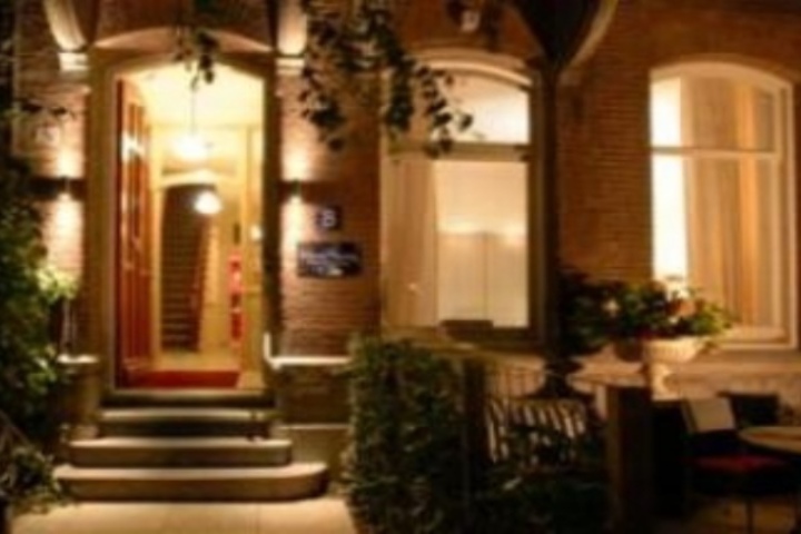 PRINCE HENRY PRIVATE SUITES AND GARDENS