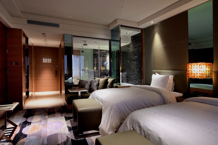 Room 7 of 52