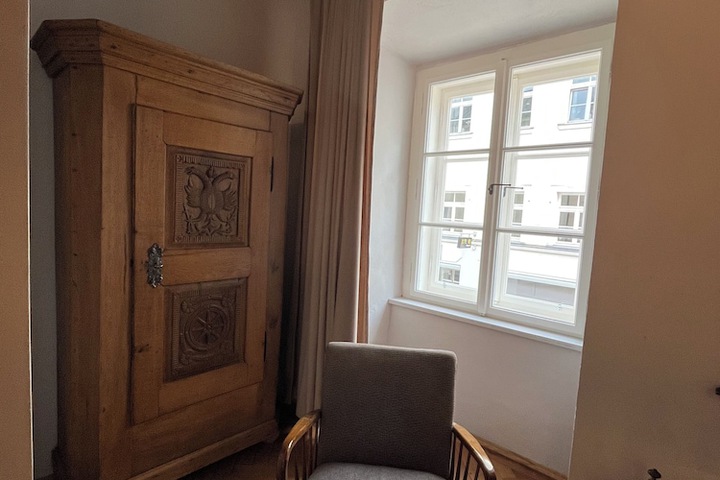 Room 59 of 142