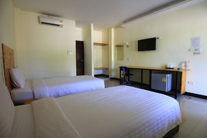 Room 5 of 10