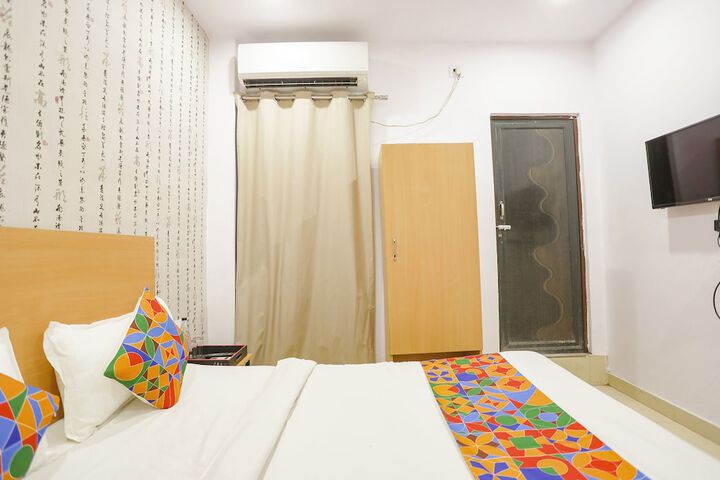 Room 26 of 33