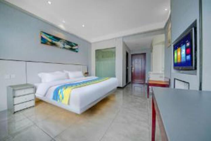 Room 8 of 8