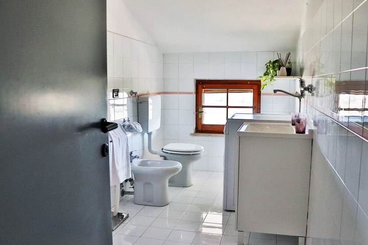 Room 6 of 17