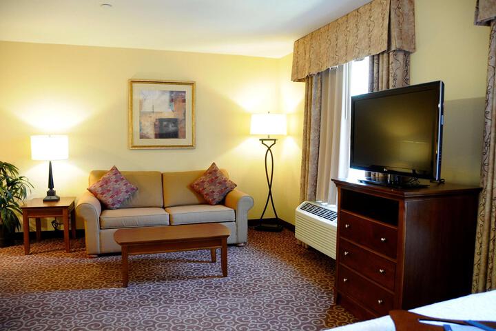 2 Queen Beds (2 of 4)