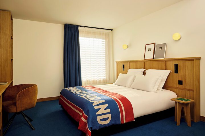 Room 13 of 71