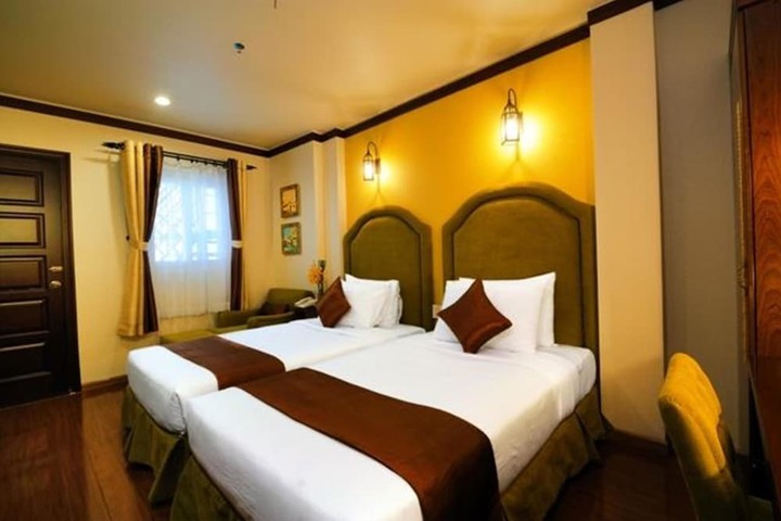 Room 8 of 44