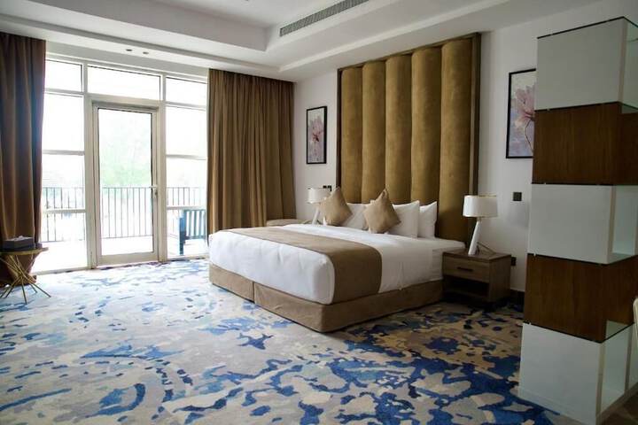Room 54 of 100