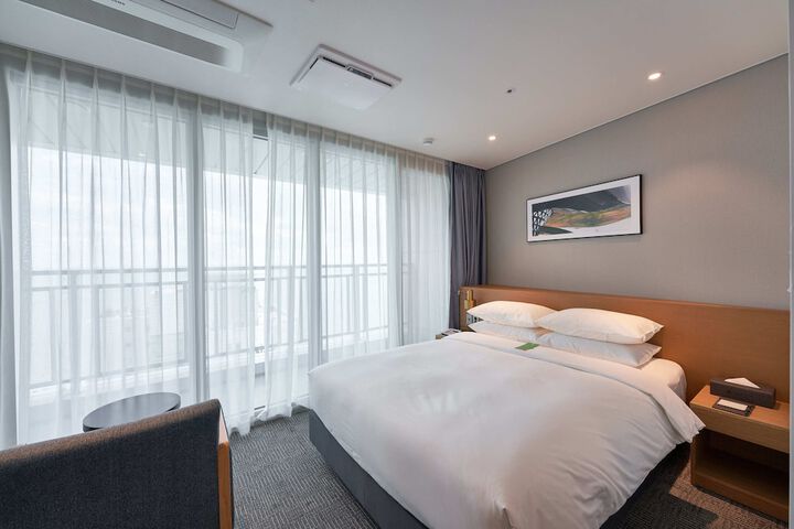 Room 5 of 26
