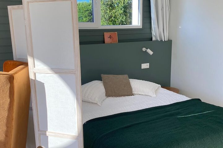 Room 25 of 122