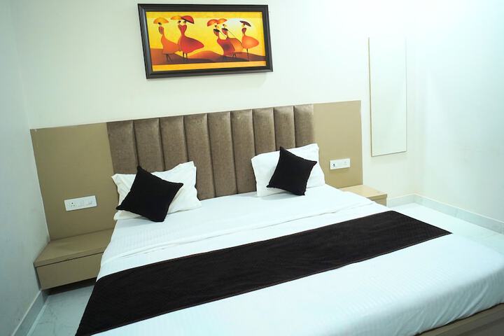 Room 2 of 24