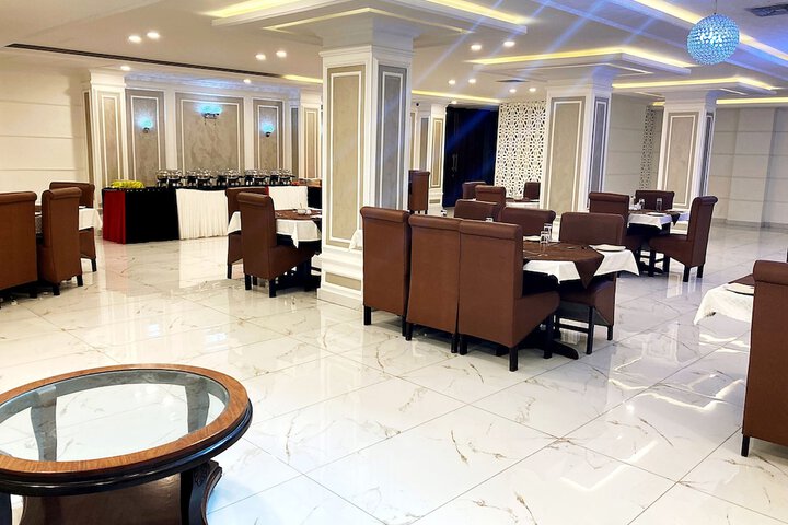 Ballroom/Hall 41 of 47