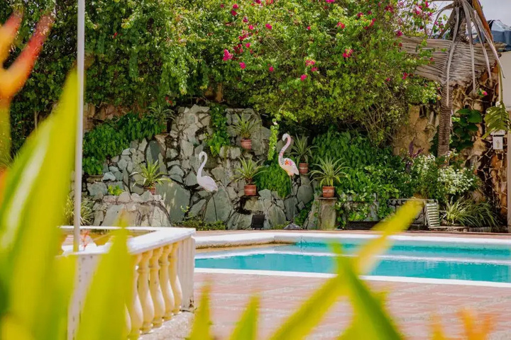 Pool 9 of 11