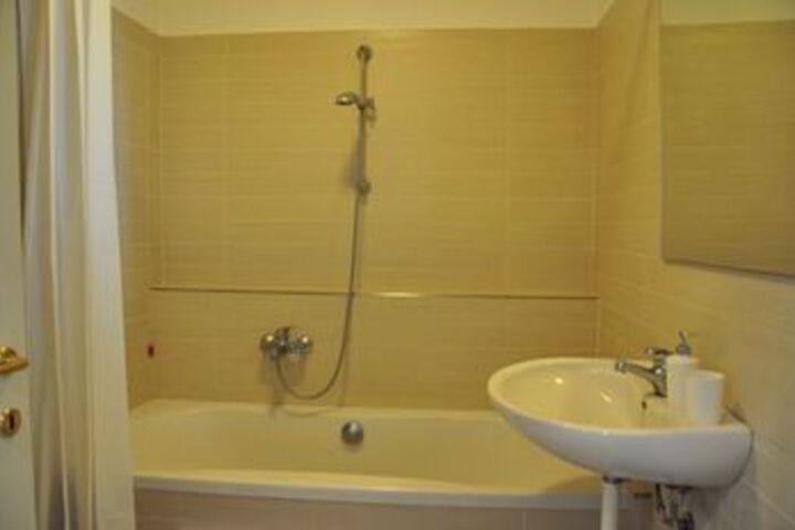 Room 4 of 21