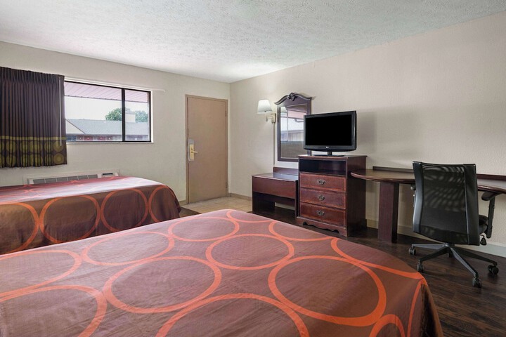 2 Double Beds (1 of 10)