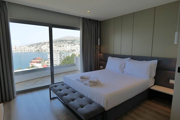 Room 35 of 171