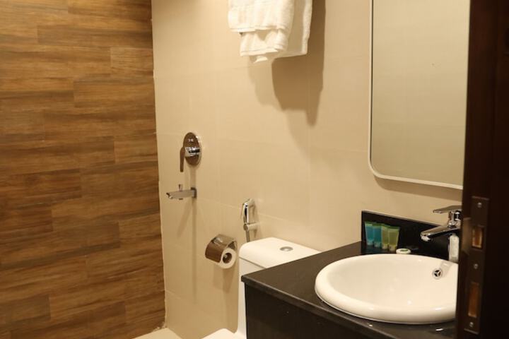 Room 43 of 64