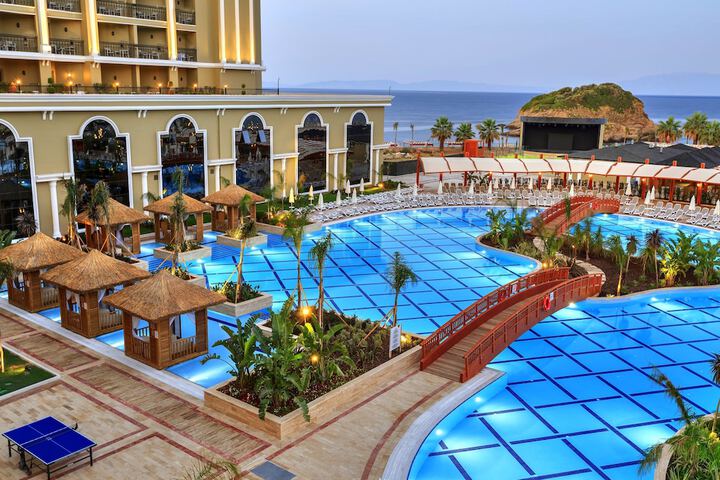 Pools & Facilities