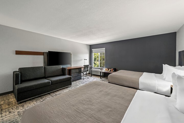 Room 47 of 106