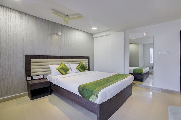 Room 6 of 15