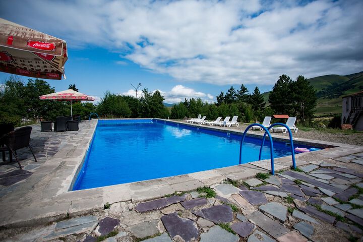Pool 56 of 103