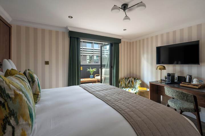 Room 92 of 143