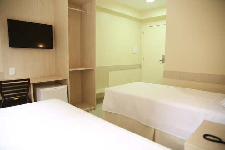Room 15 of 25
