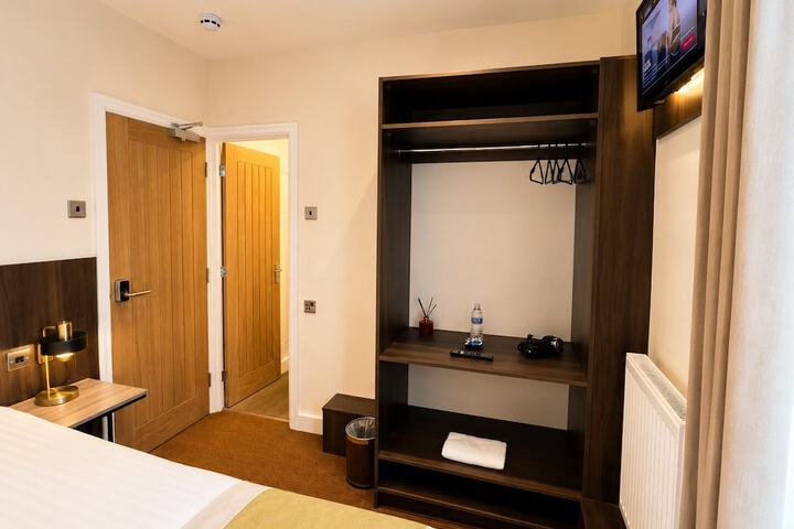 Room 43 of 97