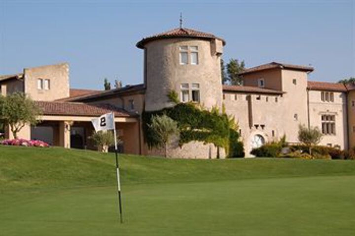 Exterior of Château du Monard