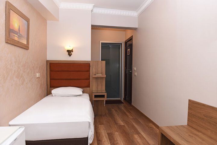 Room 13 of 43