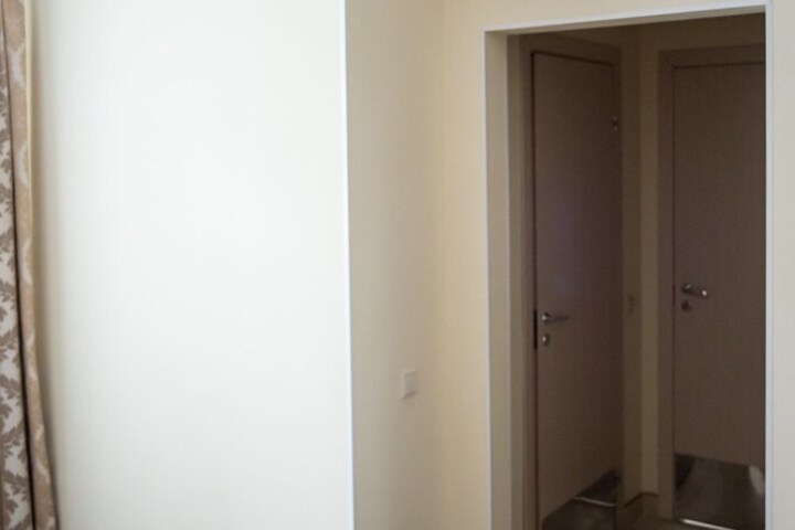 Room 8 of 42