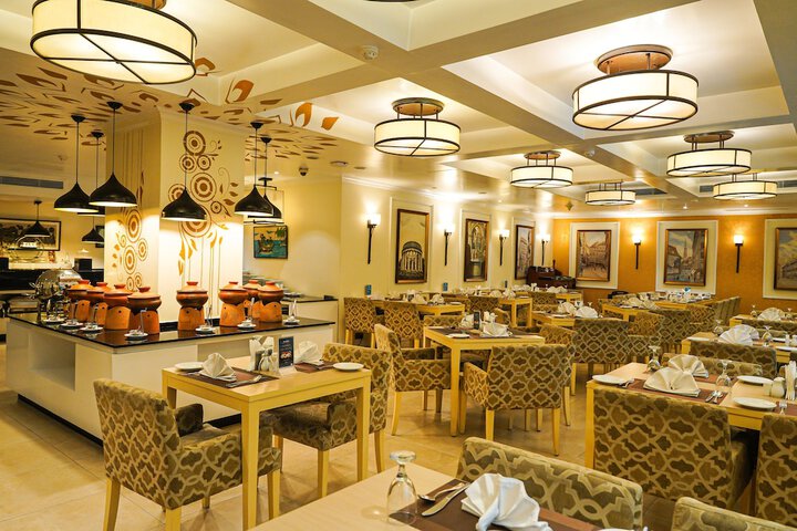 Dining 68 of 84