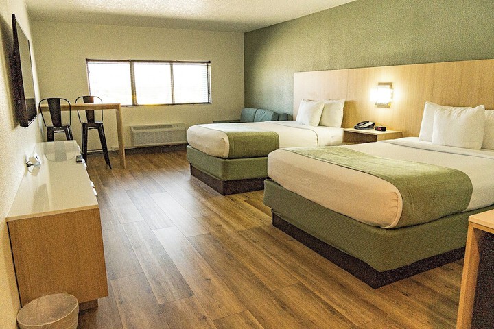 Room 52 of 201