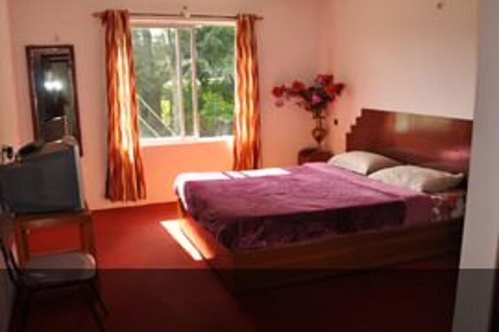 Room 5 of 5