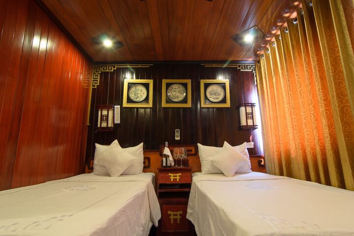 Room 3 of 20