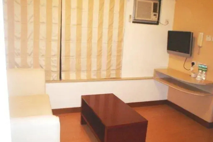 Room 5 of 8