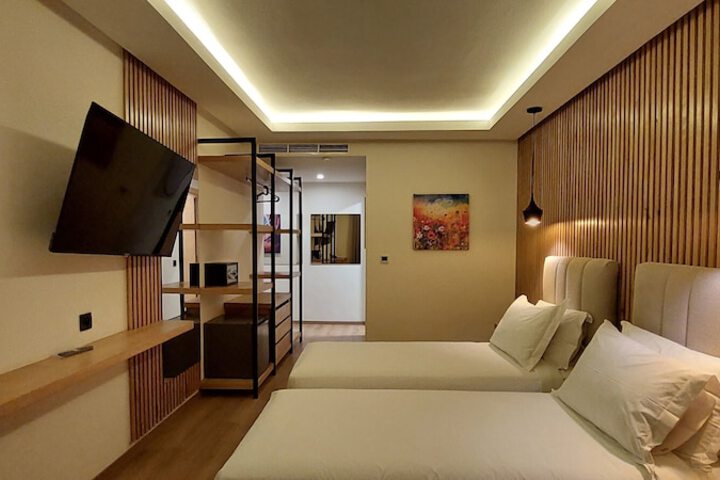 Room 38 of 84