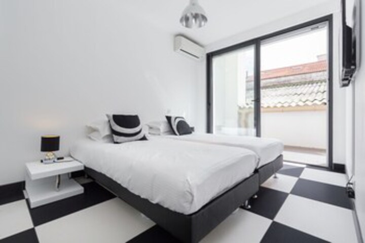 Room 16 of 29